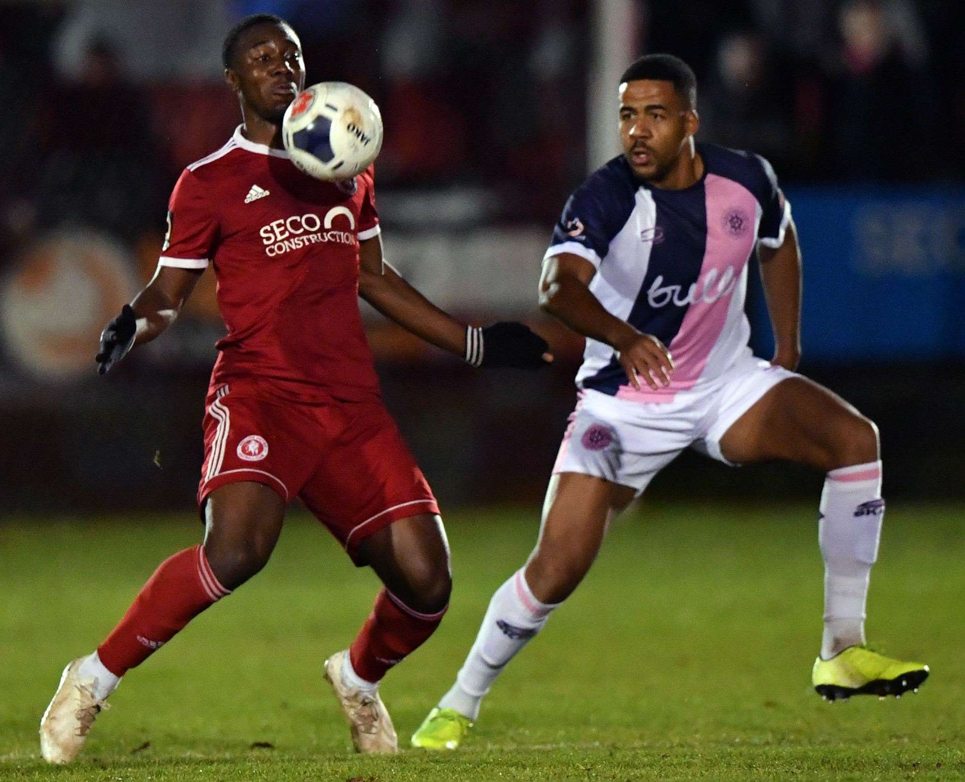 Welling forward Korrey Henry brings the ball under control. Picture: Keith Gillard