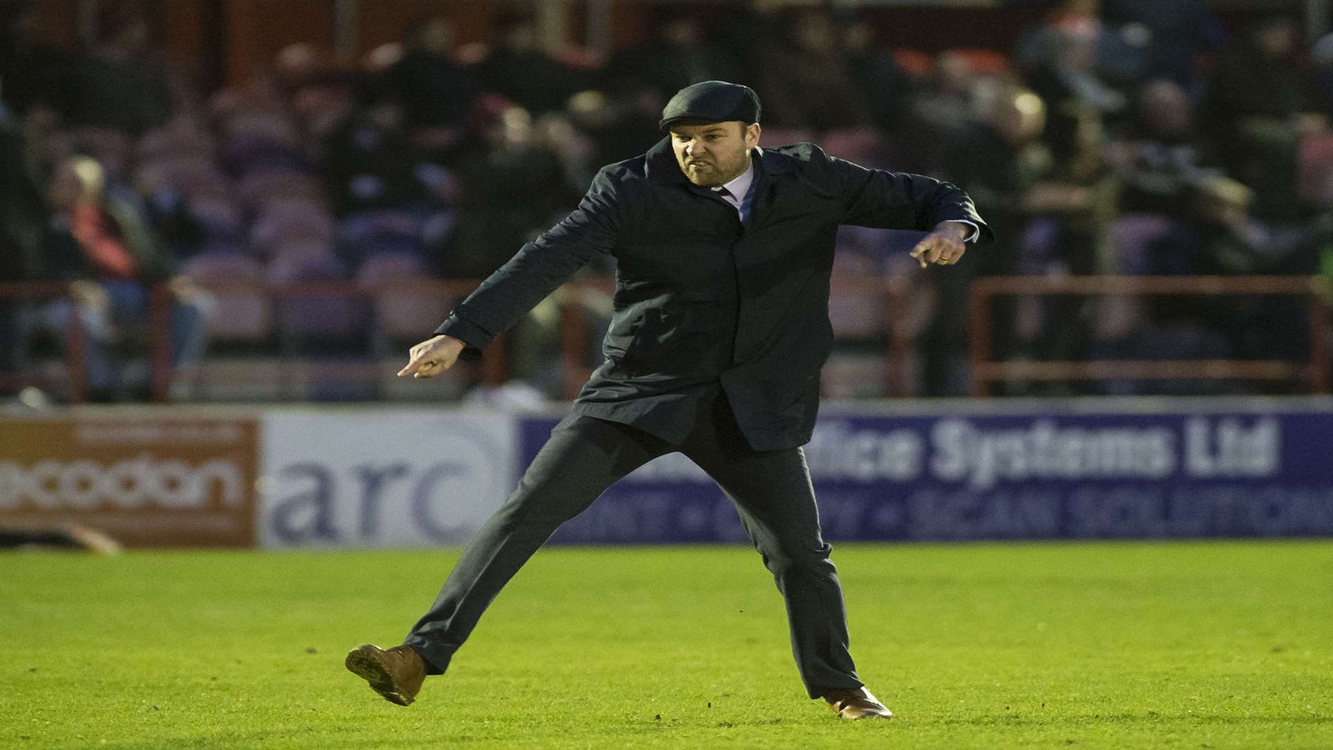 Margate manager Nikki Bull celebrates Lewis Taylor's winning goal on the pitch at Ebbsfleet Picture: Andy Payton