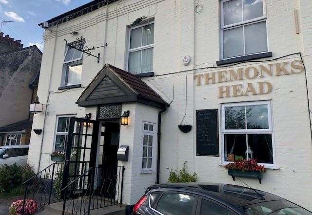 A second Monks Head with its door wide open, the outside of the pub on Constitution Hill in Snodland looks as if it’s been painted fairly recently but the barmaid thinks it badly needs decorating inside