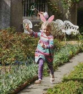 Chiddingstone Castle Funny Bunny hunt