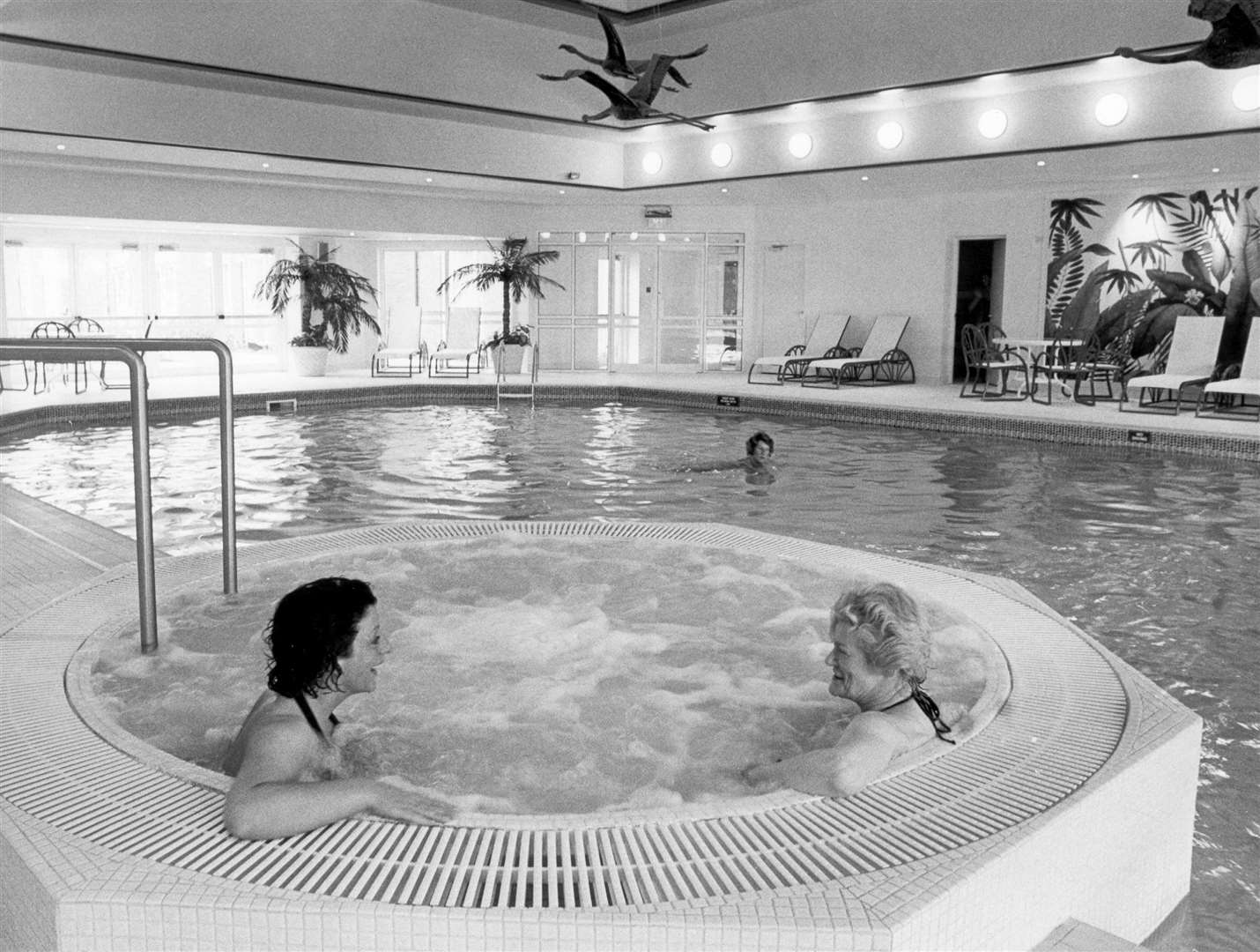 The swimming pool in Stakis County Court Hotel, Maidstone - 1991