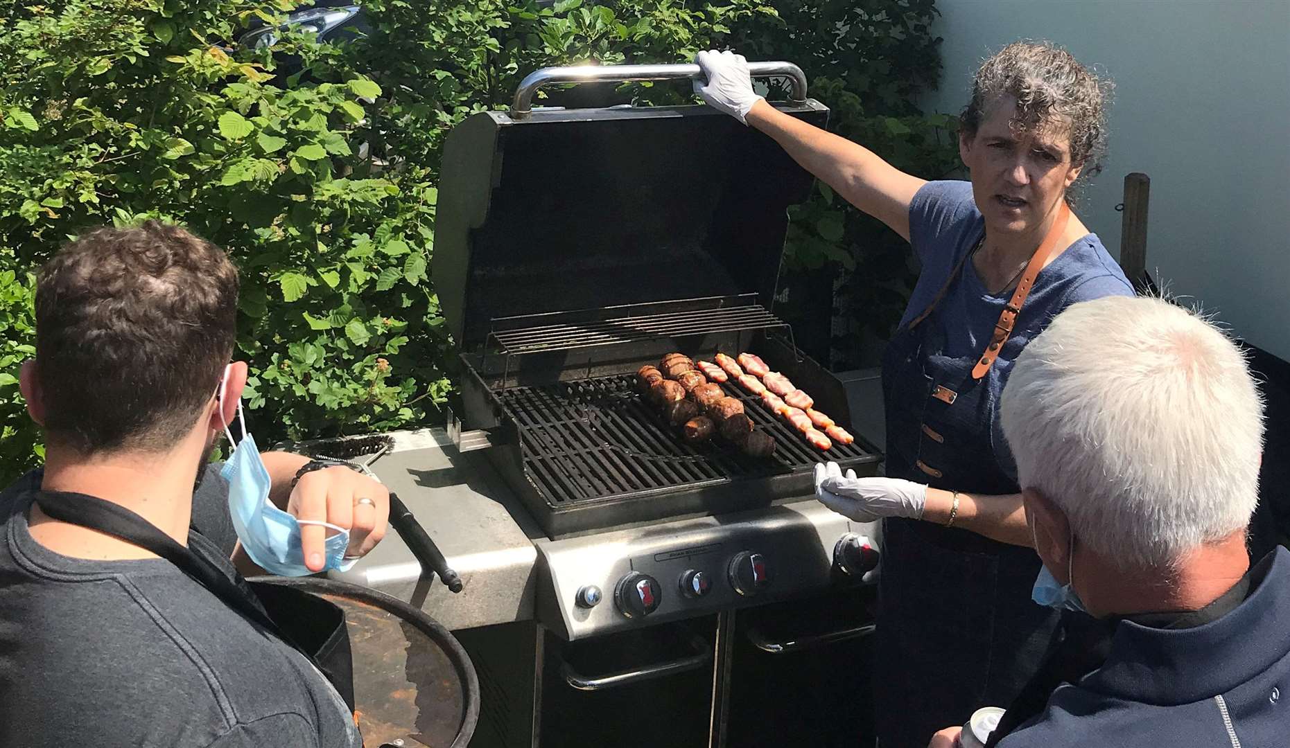 Jackie Weight teaching barbecue skills. Picture: SWNS