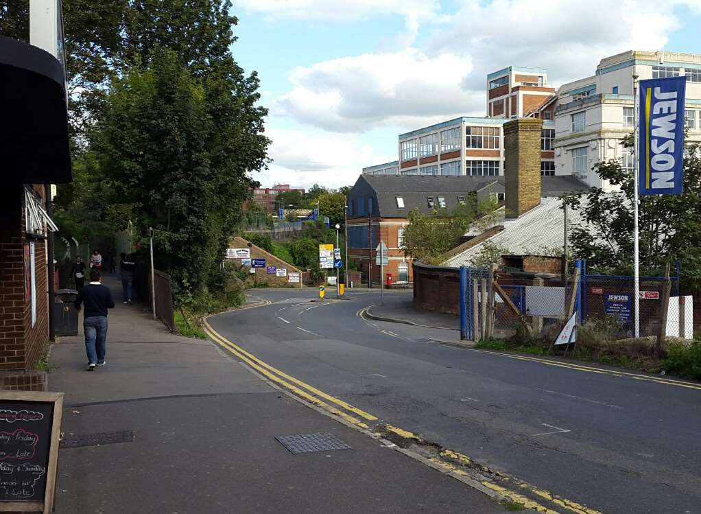 A flasher has reportedly been seen in this area near Buckland Hill