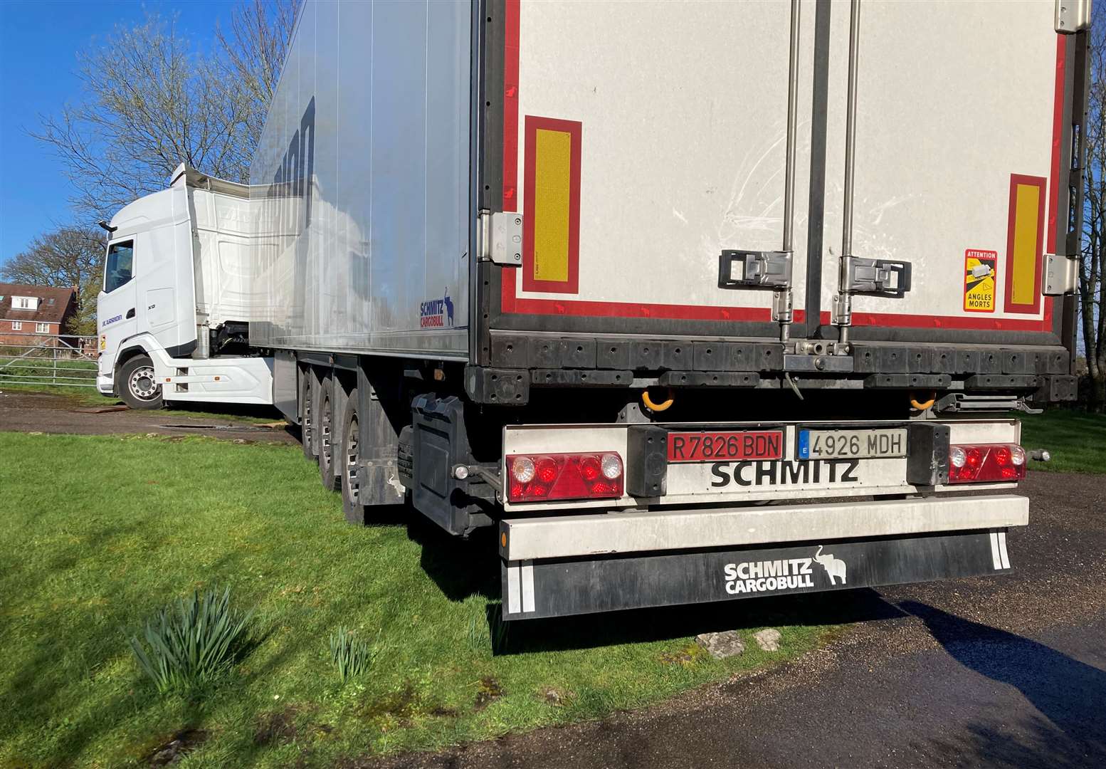 The lorry's forward progress came to a halt in Hayle Place