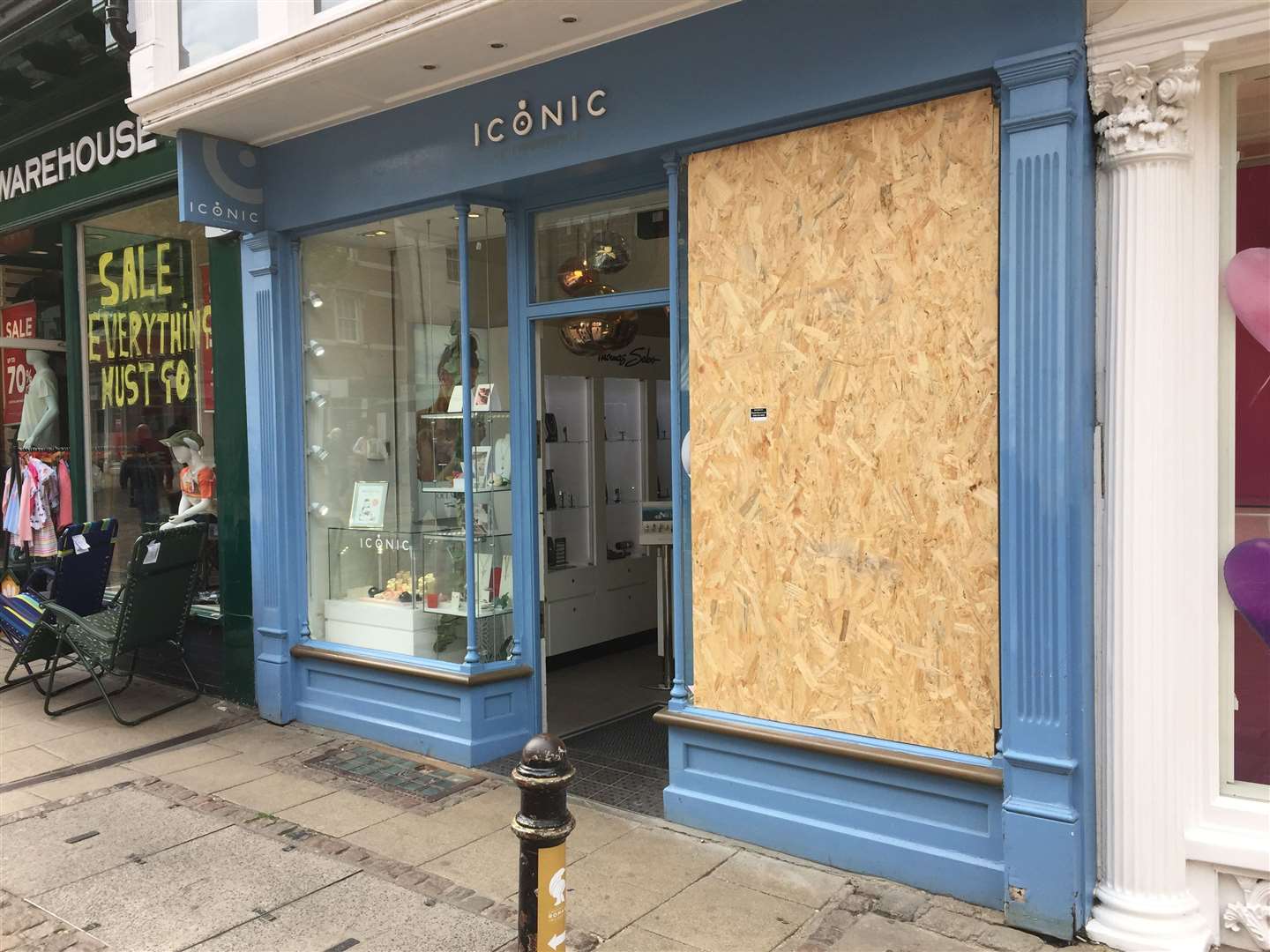 The Iconic jewellery store in The Parade, Canterbury was raided by thieves