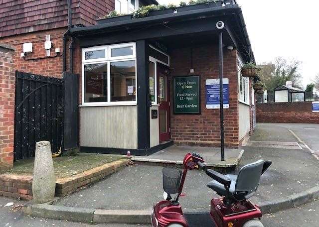 The Lullingstone Castle in Swanley has a car park on one side and a paved outdoor area on the other – both, like the porch, are equipped with CCTV