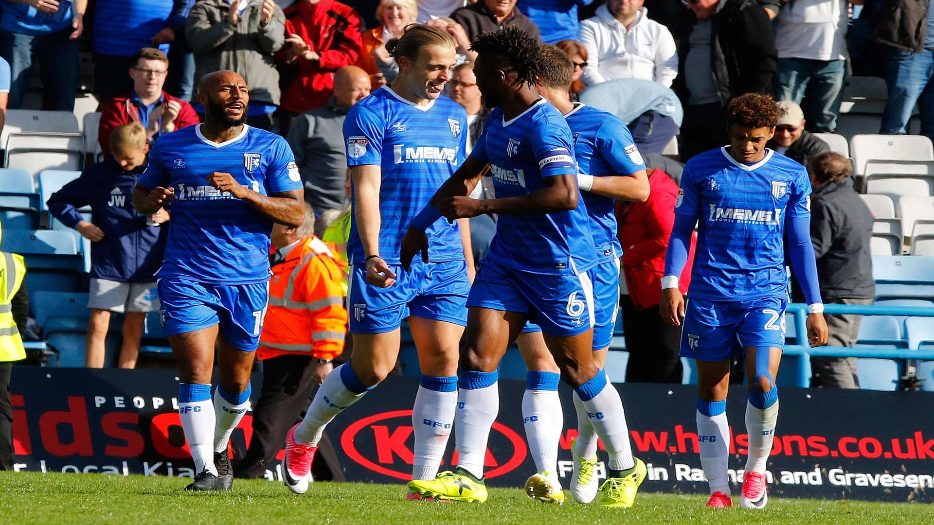 Gills celebrate Tom Eaves' winner Picture: Andy Jones