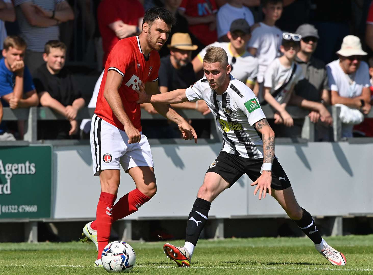 Dan Roberts closes Charlton down. Picture: Keith Gillard