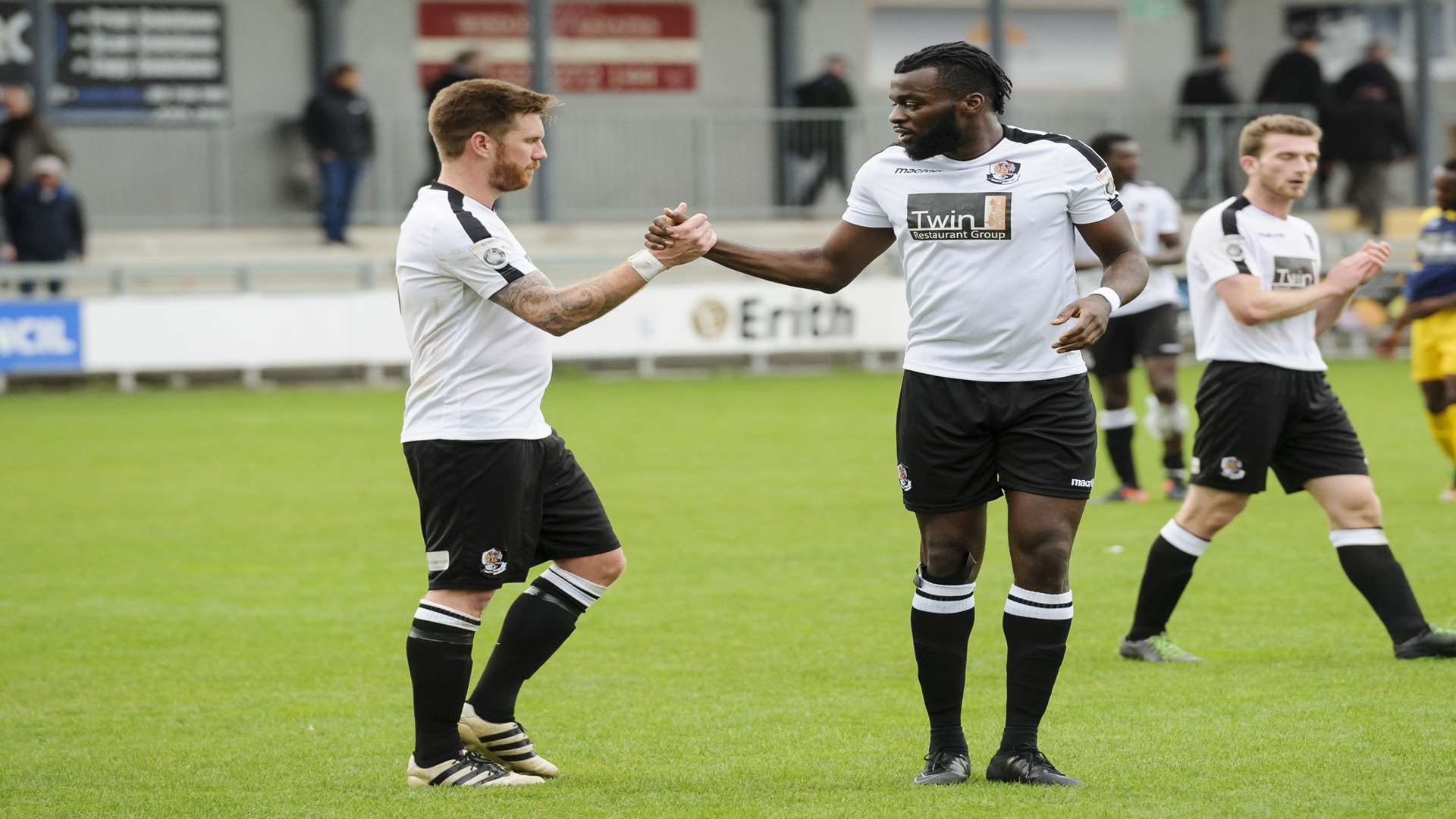 Elliot Bradbrook shakes Duane Ofori-Acheampong's hand Picture: Andy Payton