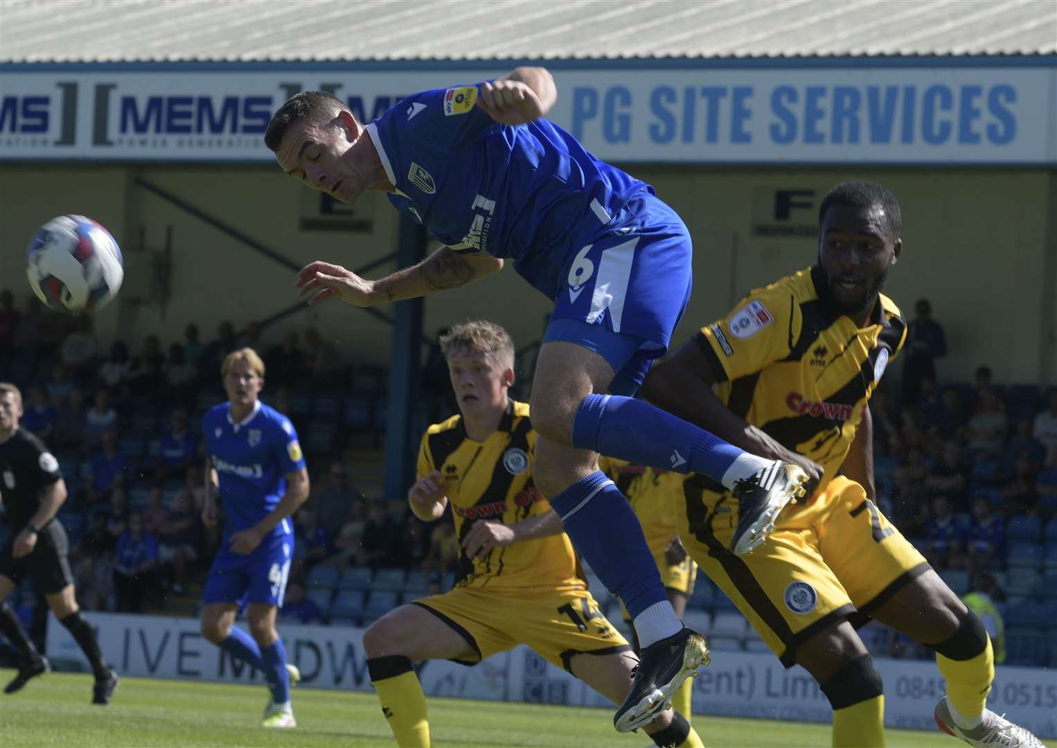 Gills skipper Shaun Williams in the thick of the action. Picture: Barry Goodwin