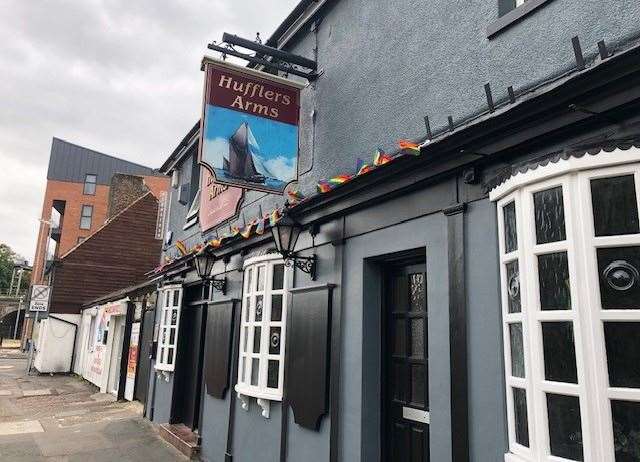 I do like an unusual pub name and would have stopped for a pint at the Hufflers Arms if it had been open