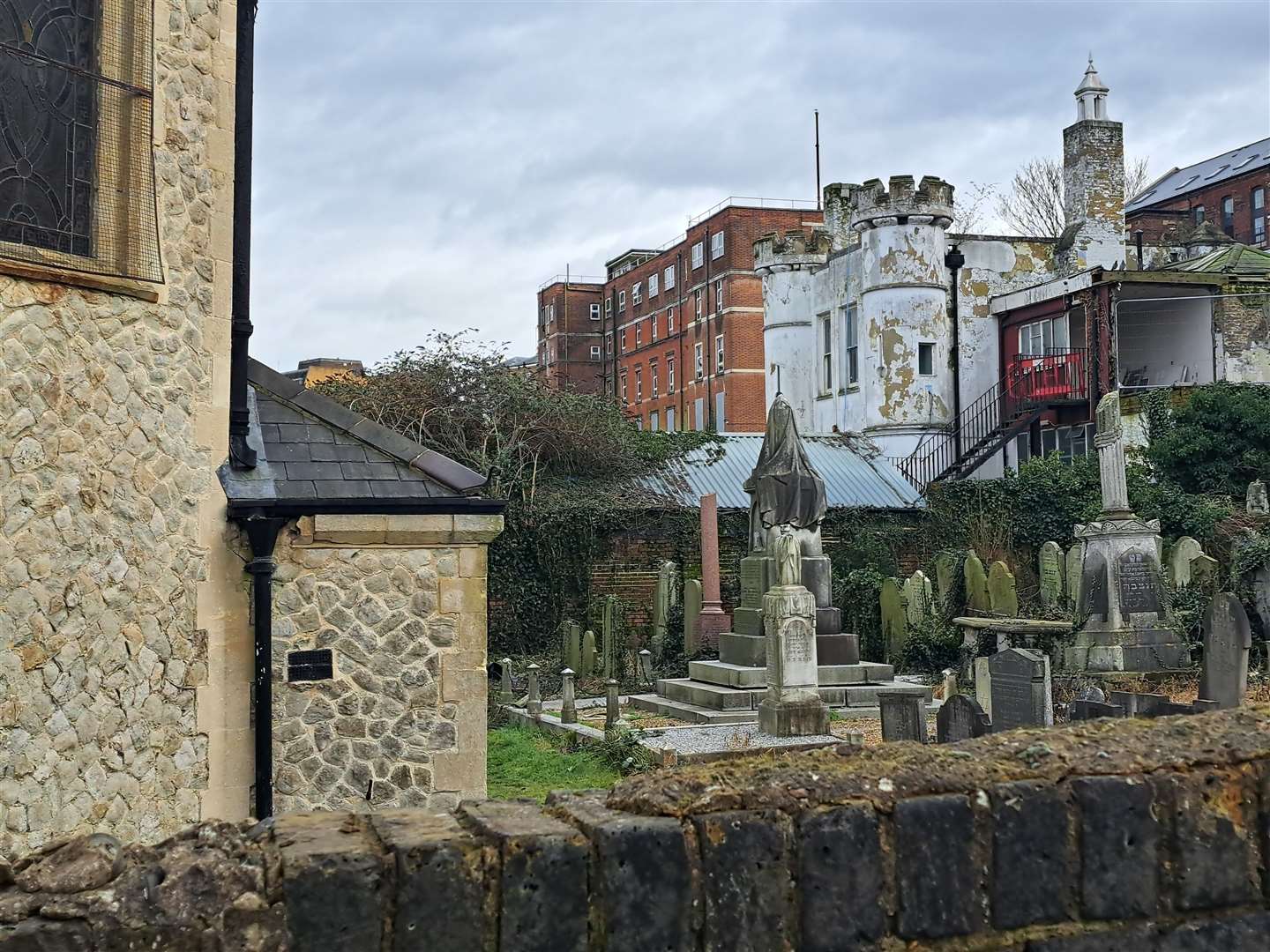 The Lazarus Magnus tomb at Chatham Memorial Synagogue is now Grade II listed