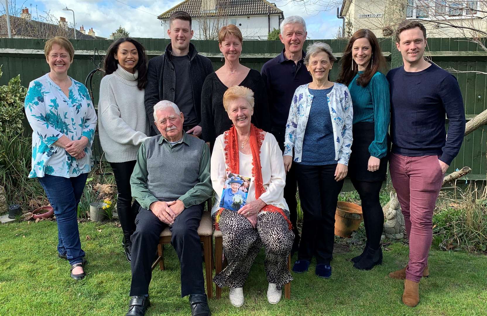 John and Valerie Pollitt (centre) celebrate their diamond wedding anniversary with family (7804944)