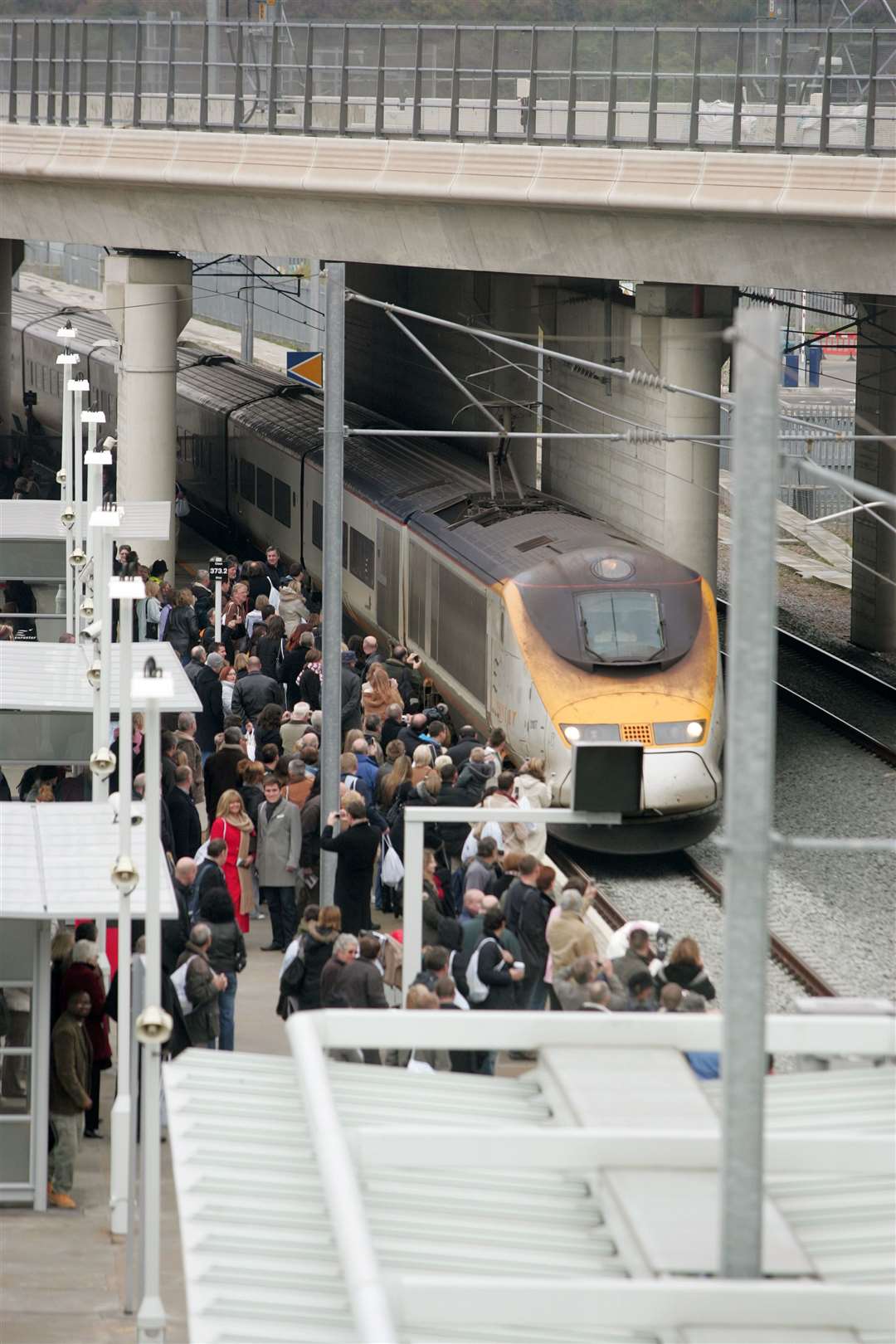 The first train pulling into Ebbsfleet in November 2007