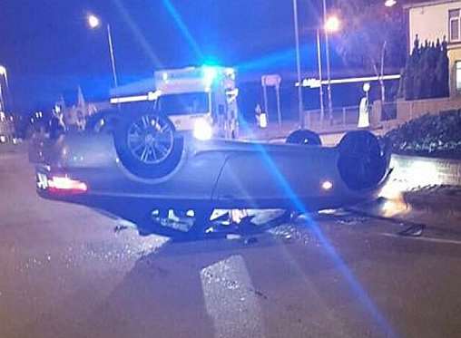 The car on its roof by Lion Roundabout. Picture: Kent_999s/Mehmet Bagirtkan