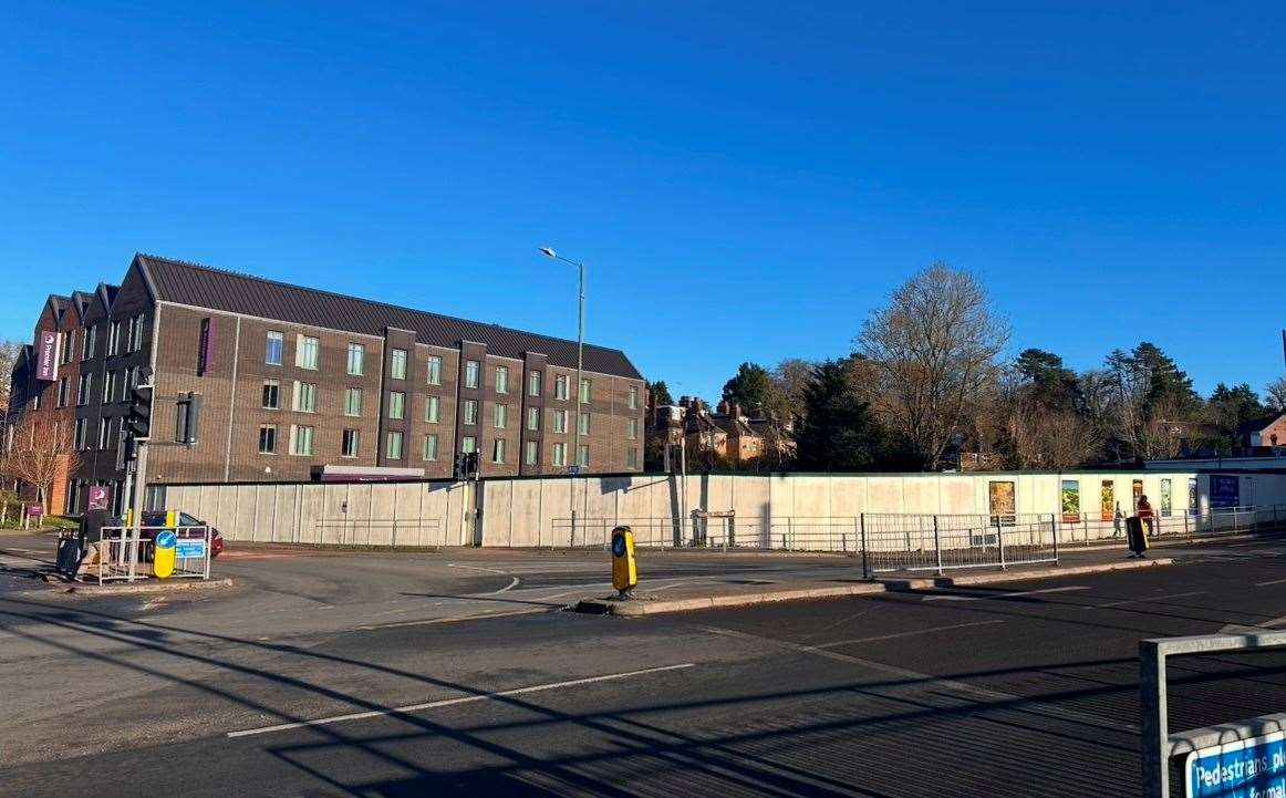 The current site of the formers Farmers pub in London Road, Sevenoaks, is opposite Sevenoaks train station