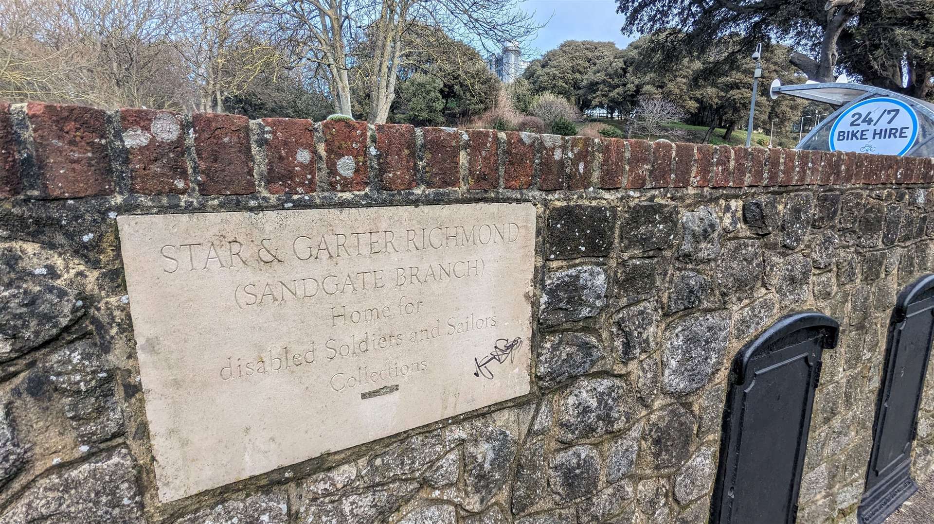 A memorial to the Royal Star and Garter home at Enbrook Park