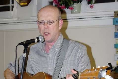 Geoff Sandiford singing Skate Boys of Faversham Town