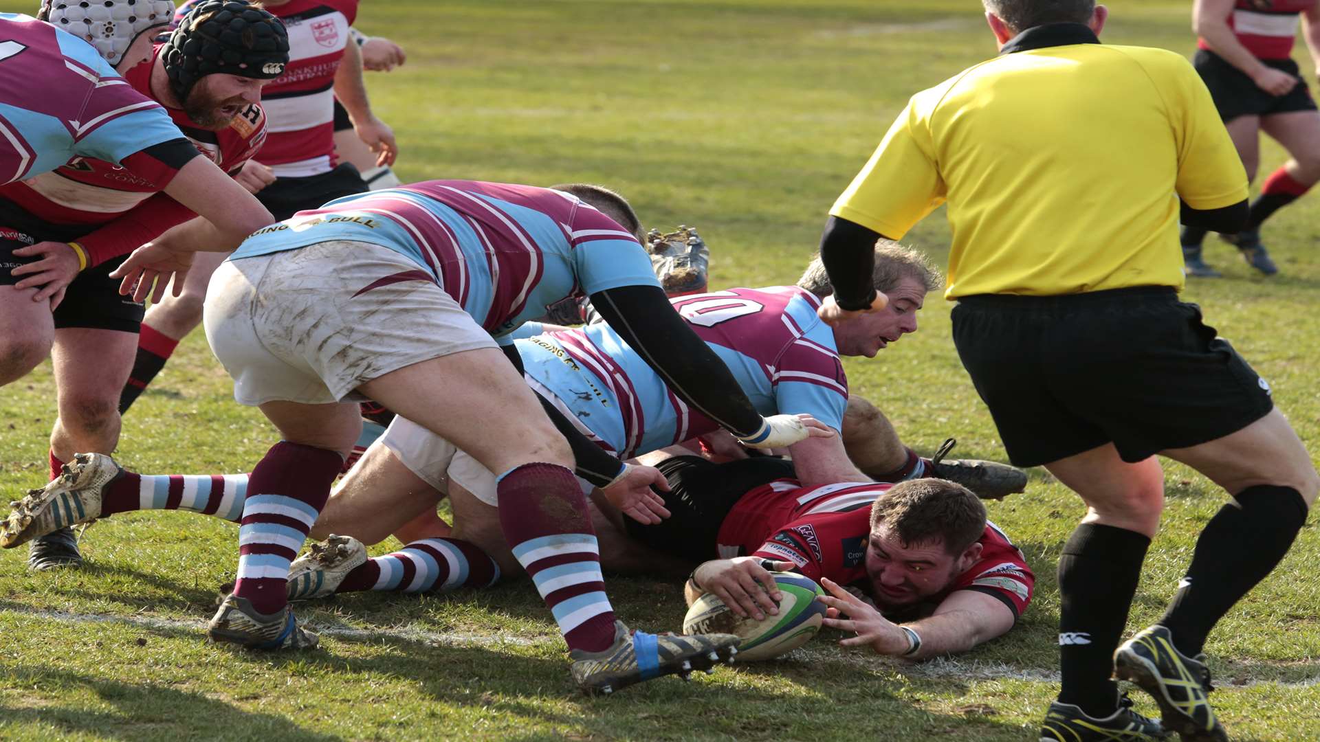 Maidstone captain Ben Williams scores the first of his two tries against Chiswick Picture: Martin Apps