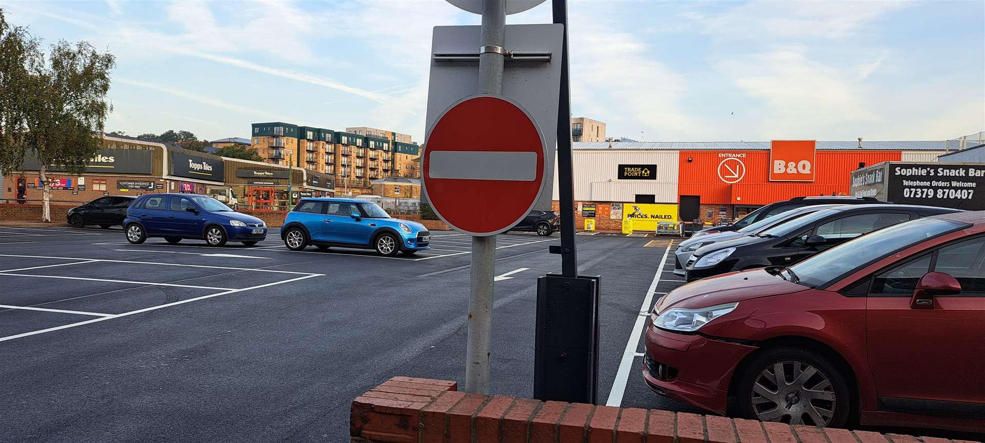 There's a no entry side on the other entrance to the car park