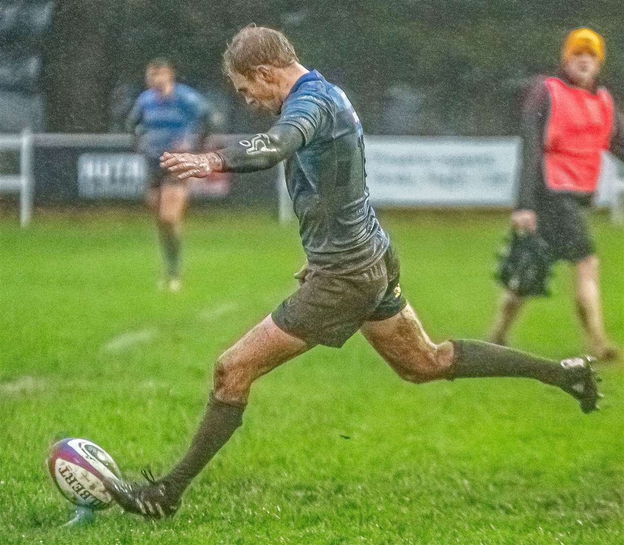 Frank Reynolds kicks from the tee for Canterbury. Picture: Phillipa Hilton