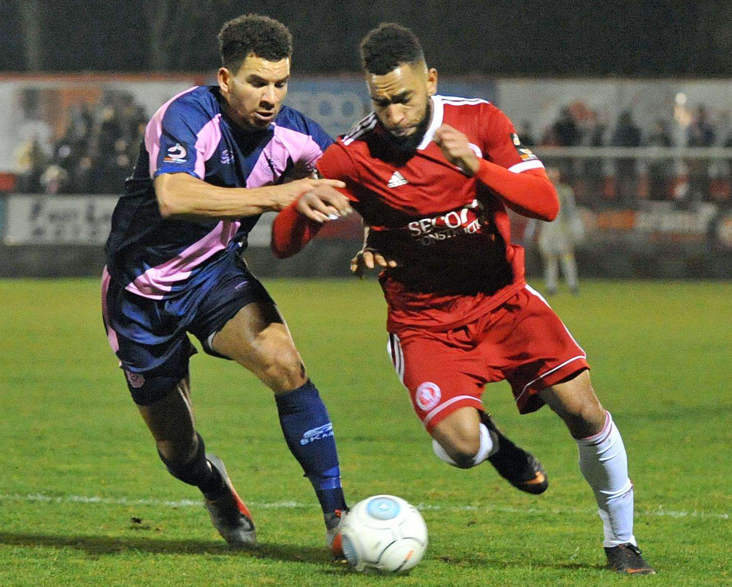 Brendan Kiernan takes on the Dulwich defence. Picture: David Brown