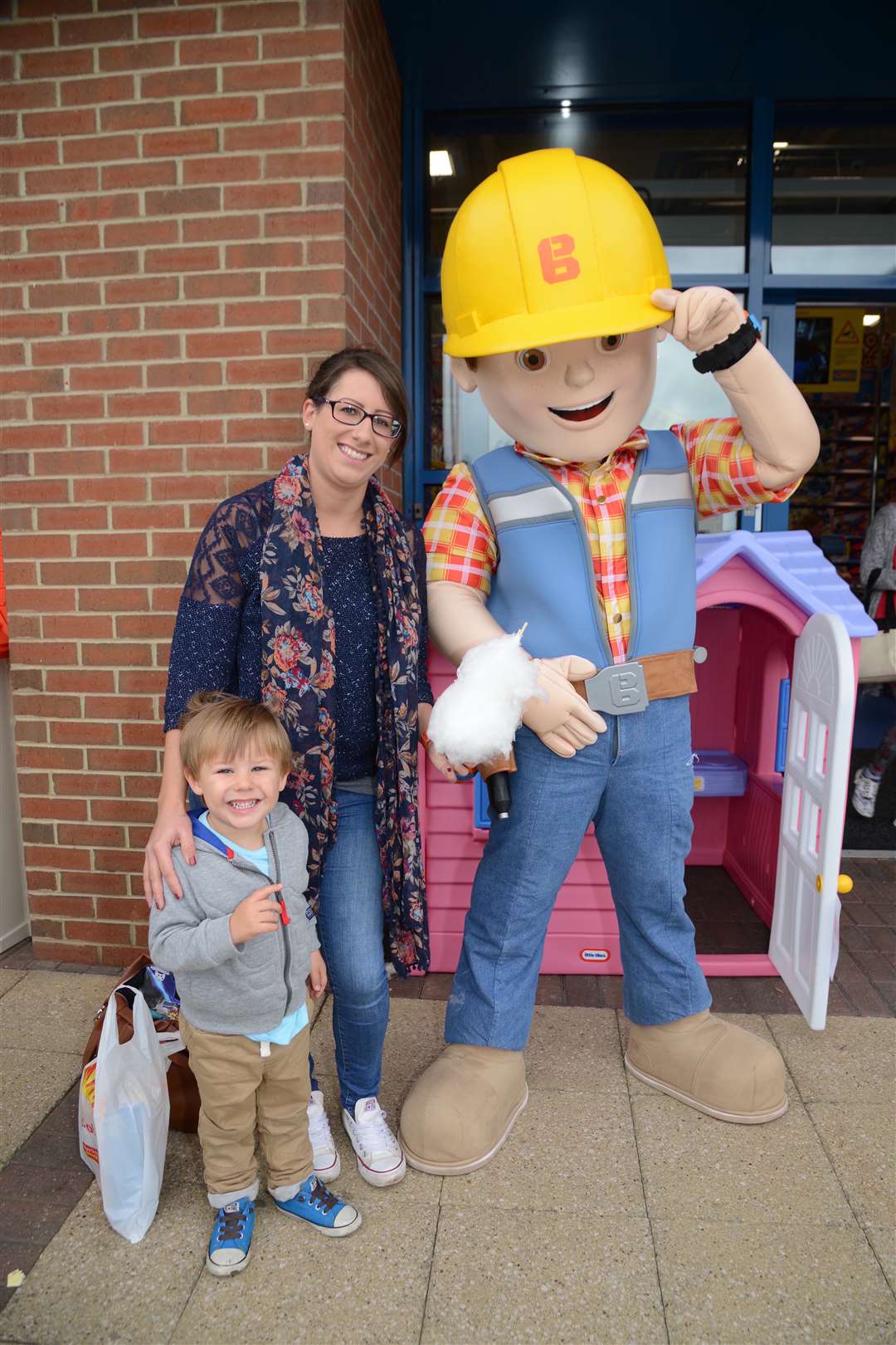 Gabi Sardo and son Joshua, 3, meeting Bob the Builder