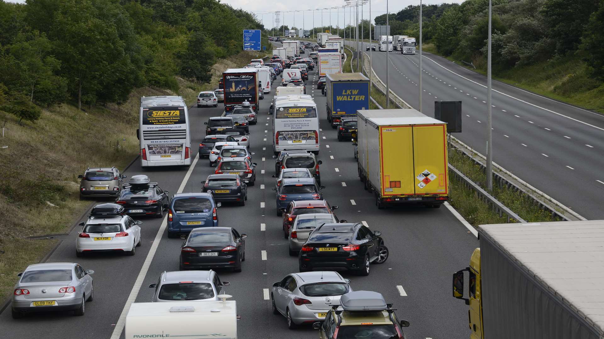 Operation Stack on the M20 with heavy traffic moving towards the Channel Tunnel turnoff. Picture: Paul Amos.