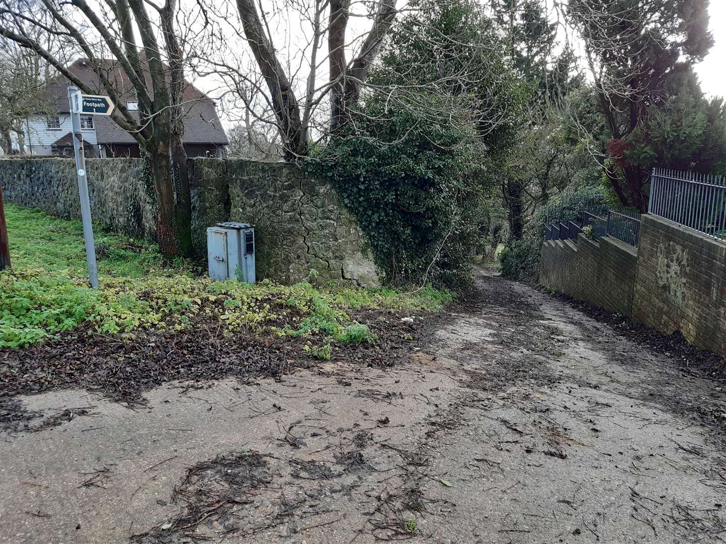 The steep footpath taking you down to the country paths leading to the chapel is accessed off Knoll Hill