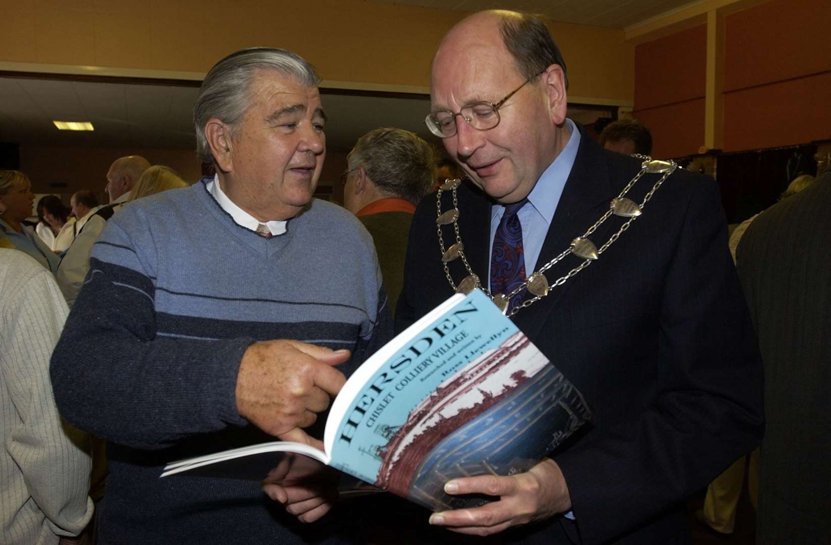 Cllr Fred Whitemore meeting author Ross Llewellyn to discuss his book on Hersden