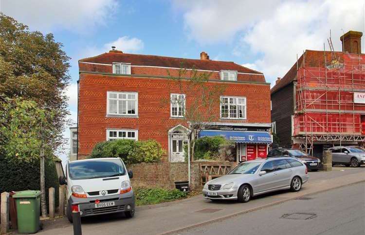 Goudhurst House in Goudhurst was fortified by villagers and defended against the Hawkhurst Gang in the battle in 1747