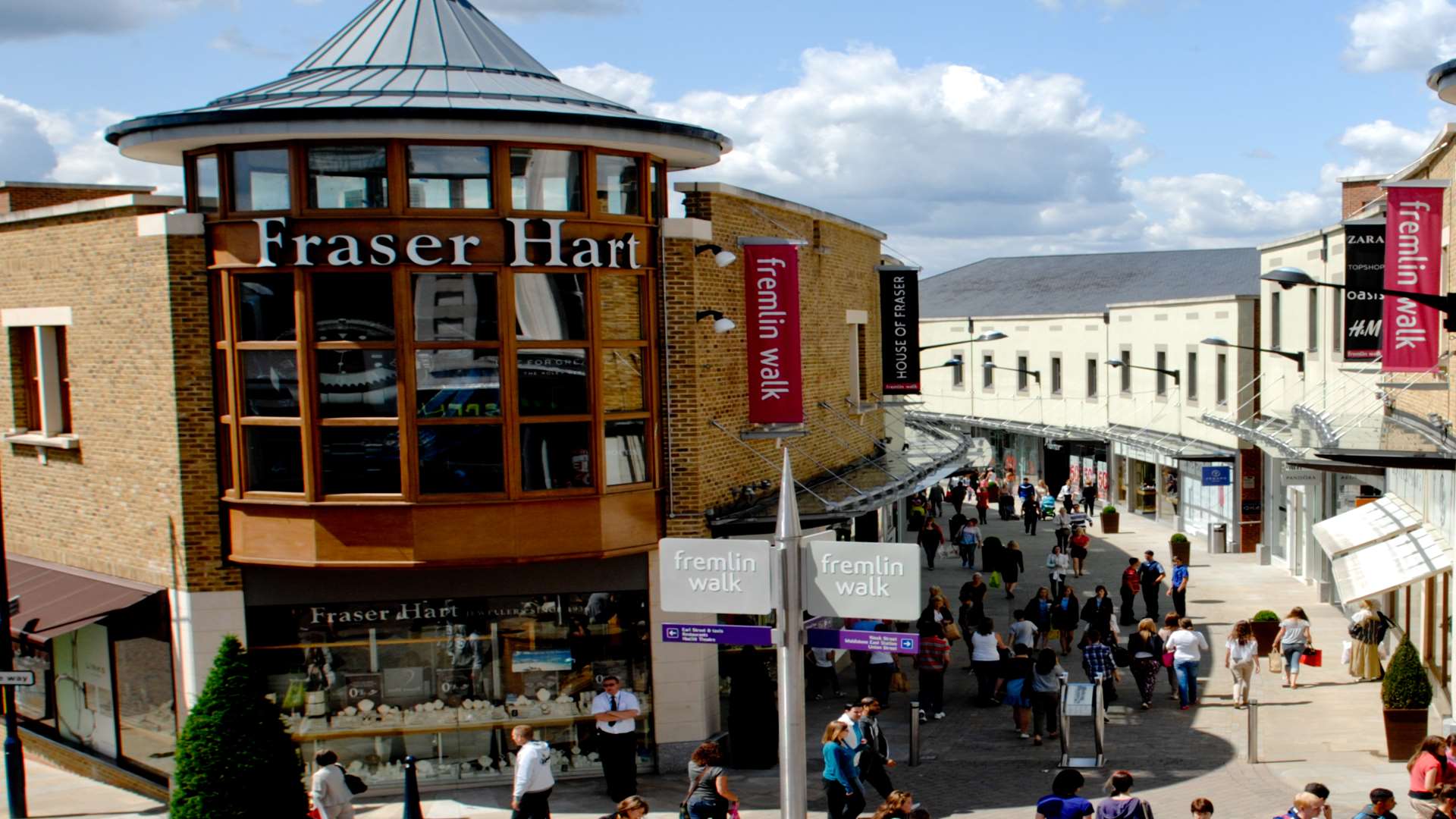 Fremlin Walk at the junction of Earl Street and Week Street