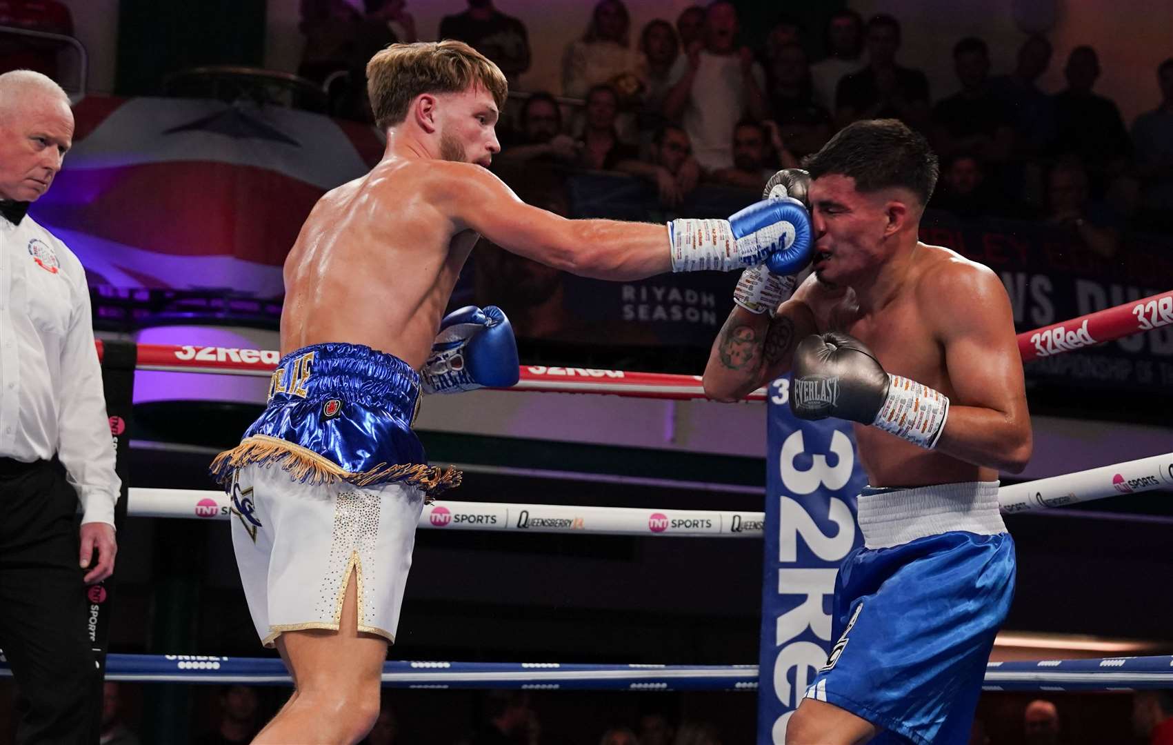 Charlie Hickford lands a shot on Darwing Martinez during their featherweight fight at York Hall Picture: Stephen Dunkley / Queensberry Promotions.