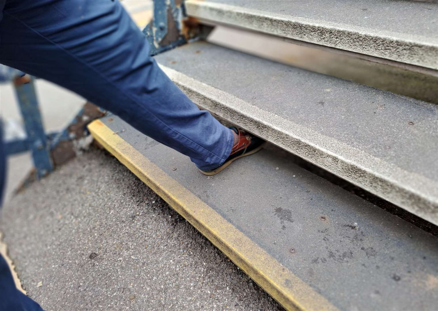 Steve Tasker has concerns over the gap on the stairs of the bridge