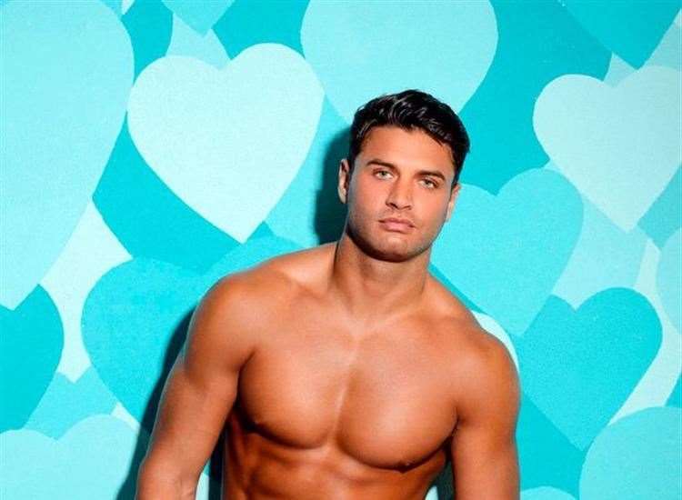 Love Island star Mike Thalassitis (7917809)