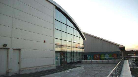 View of existing Dockside Outlet Centre roof terrace, towards area of proposed seating terrace. Credit to WD LTD (6892573)