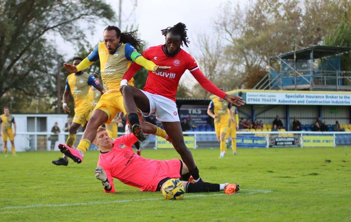 Chatham put hosts Concord under pressure during last Saturday’s Isthmian Premier clash Picture: Max English (@max_ePhotos)