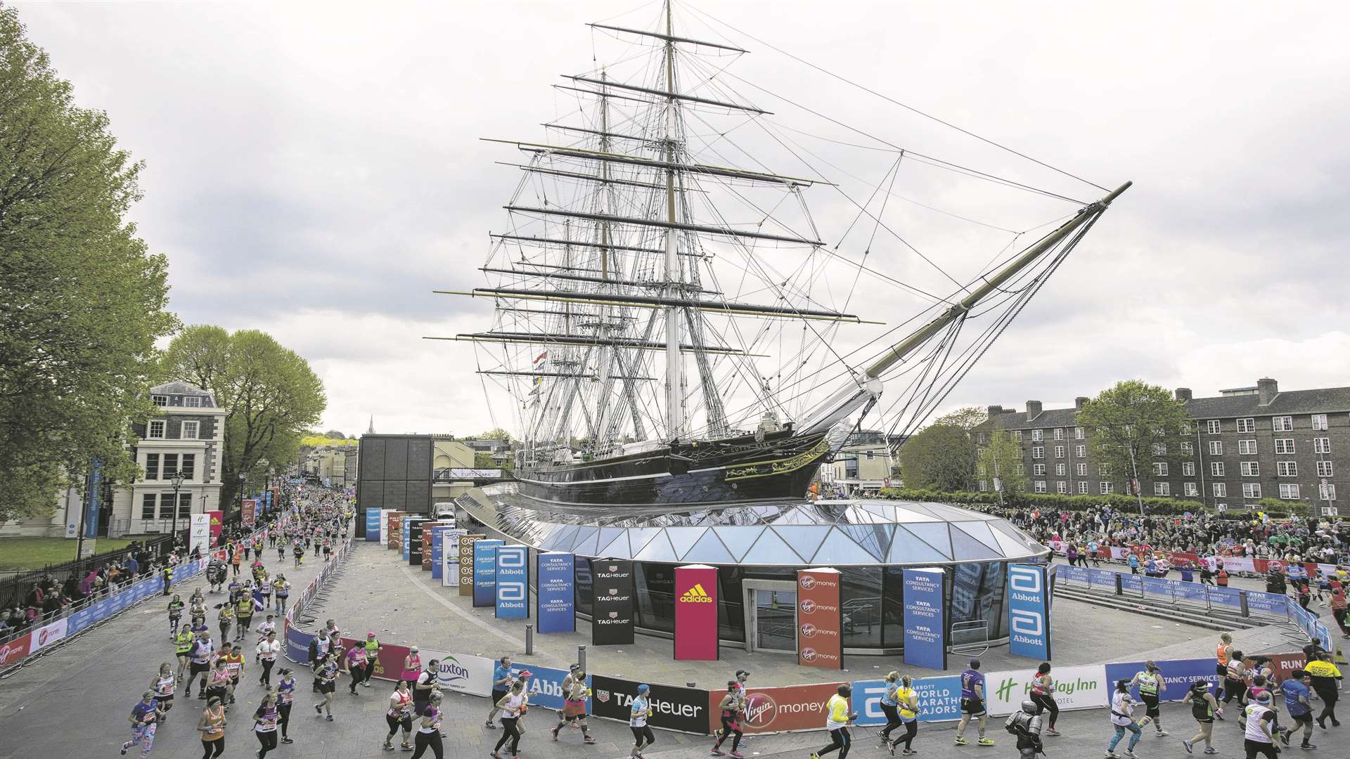 Runners pass the Cutty Sark. Picture: David Levenson for Virgin Money London Marathon