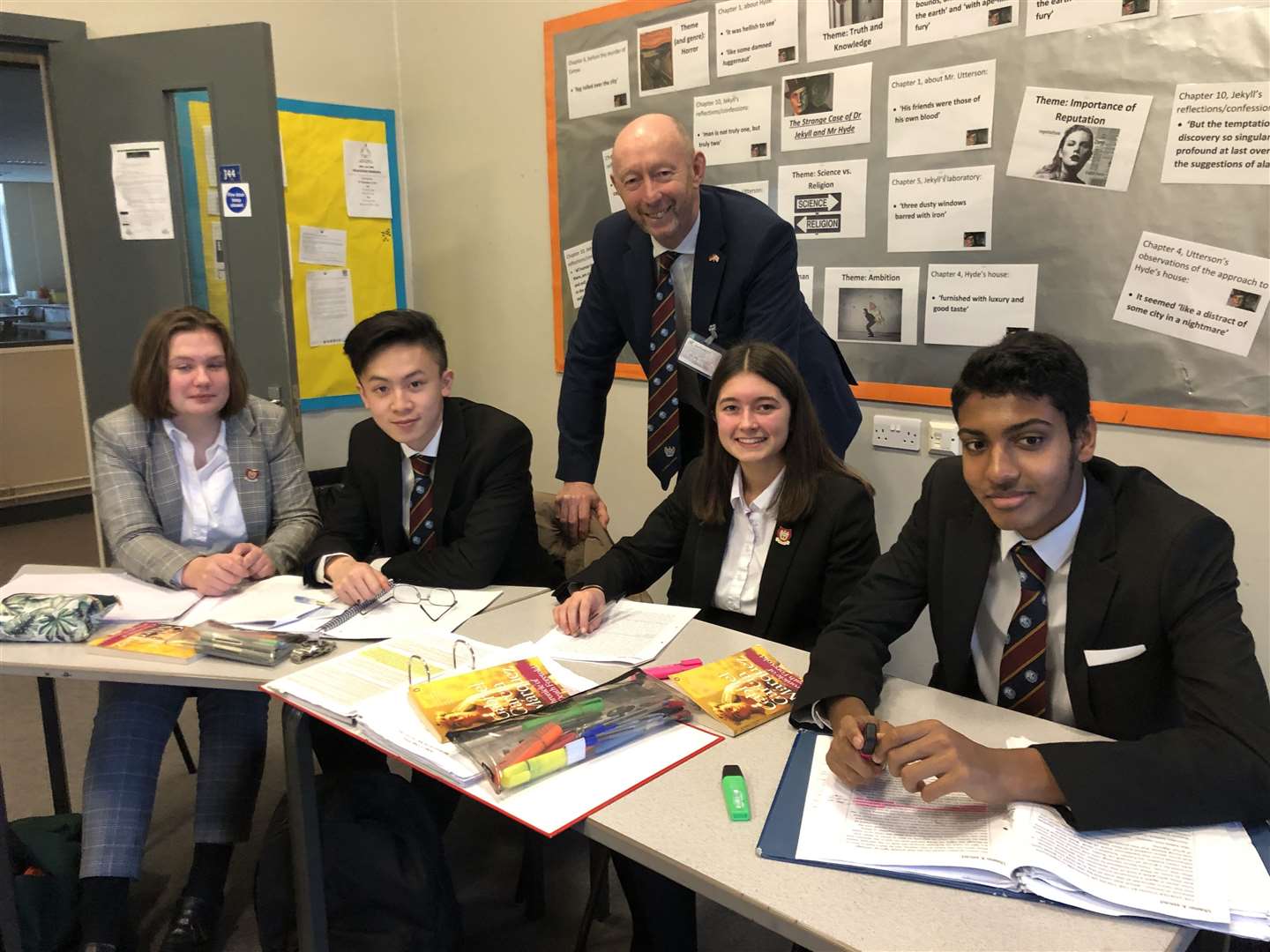 Dartford Grammar School Headmaster, Mr William John Oakes with sixth form pupils (22295804)