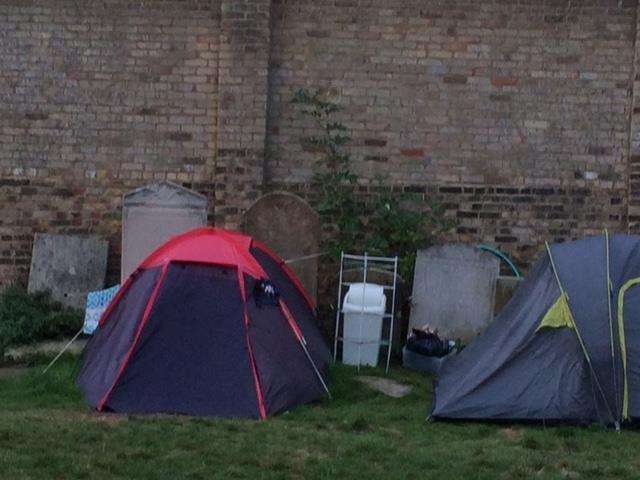 Rough sleepers in the churchyard (5168337)