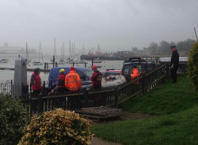 Rescue teams at the river