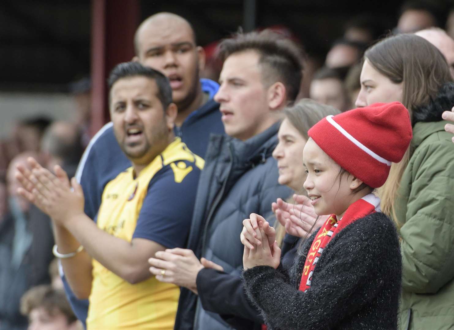 Home supporters get behind the Fleet. Picture: Andy Payton