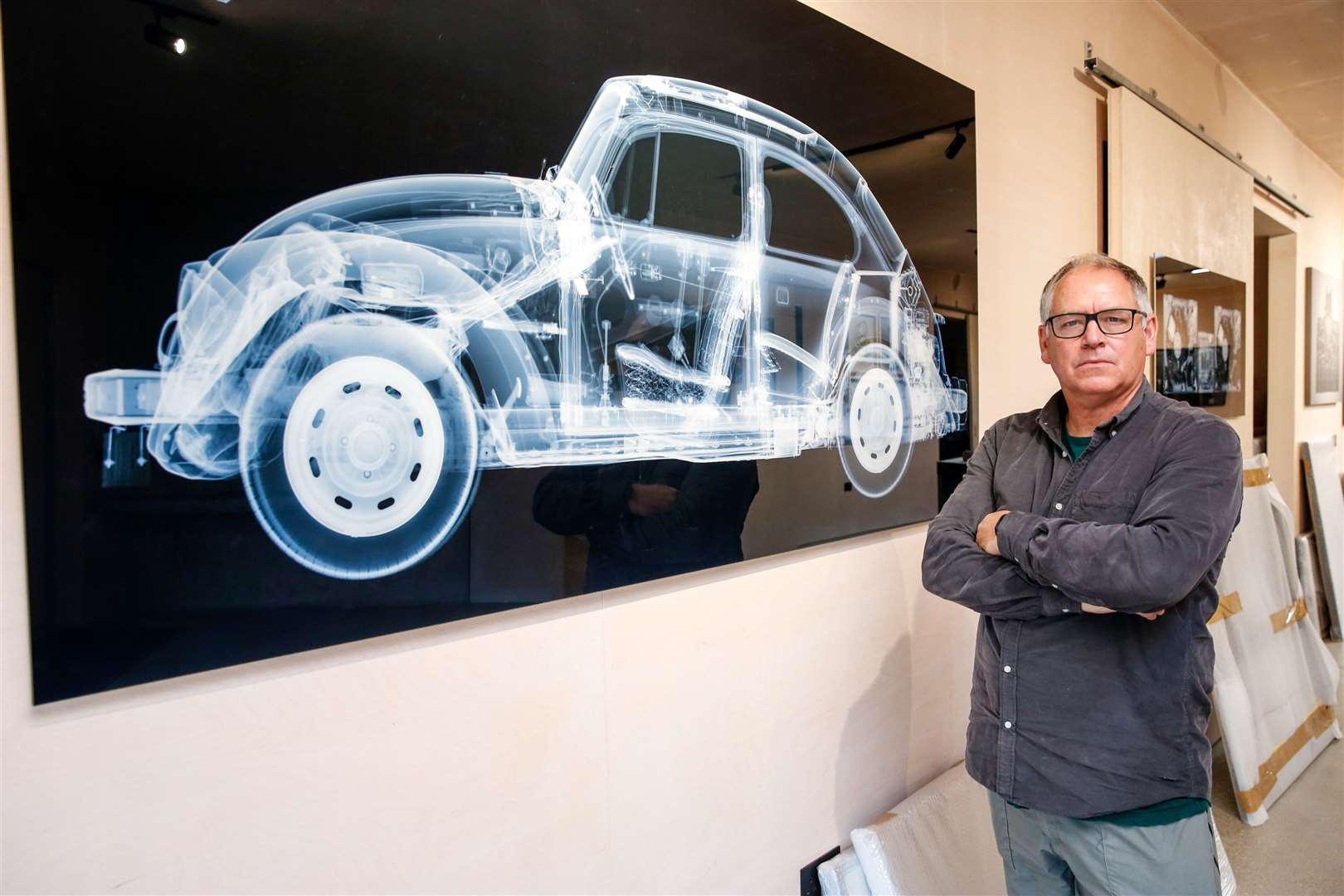 Artist Nick Veasey at the Process Gallery near Lenham. Picture: Matthew Walker. (5218432)