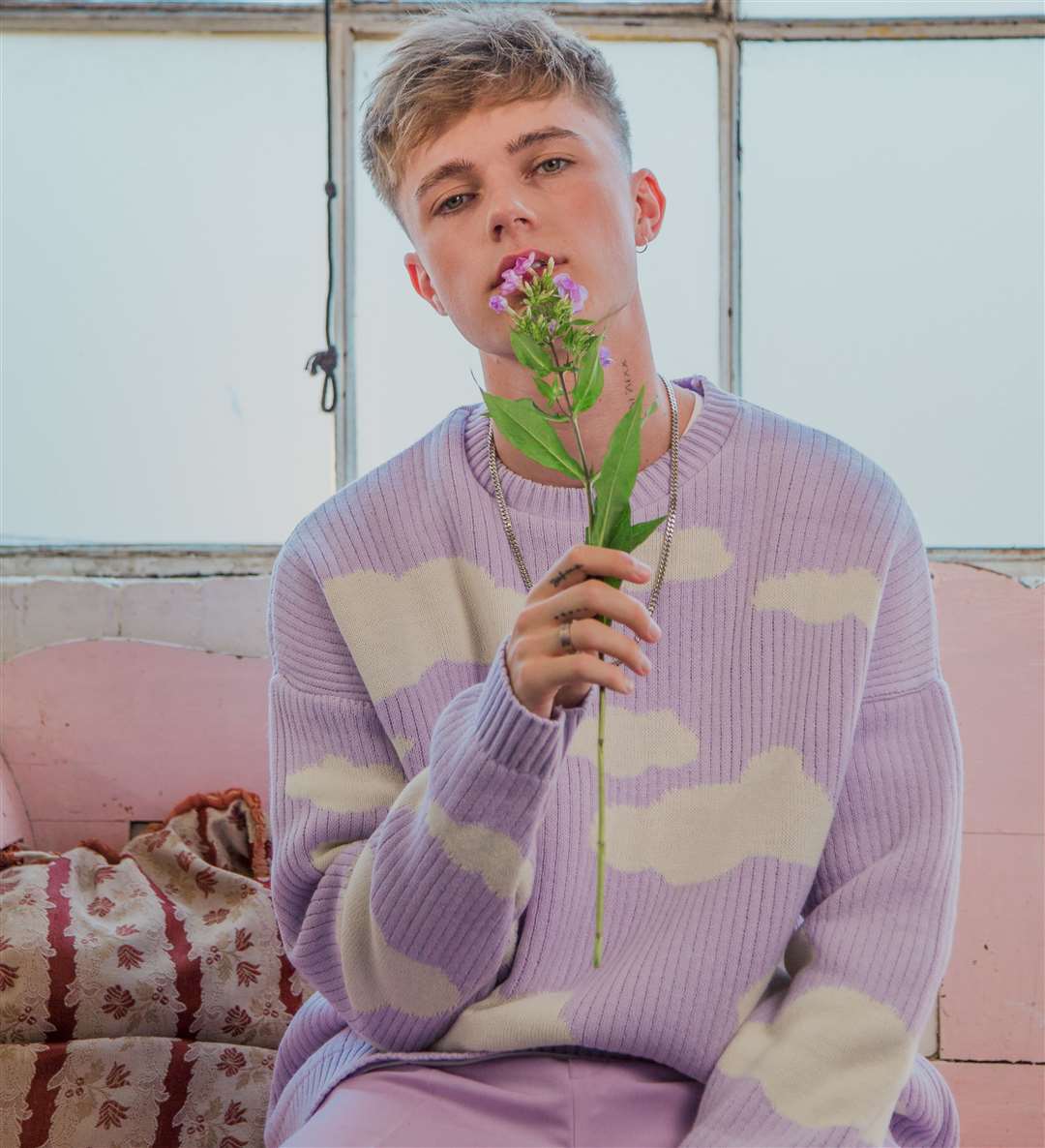 HRVY will be a special guest at Olly Murs' gig at the Hop Farm