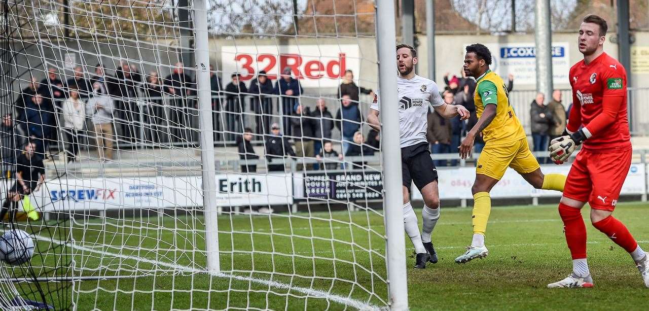 Welling take the lead against Dartford through Dipo Akinyemi. Picture: Dave Budden (54707071)