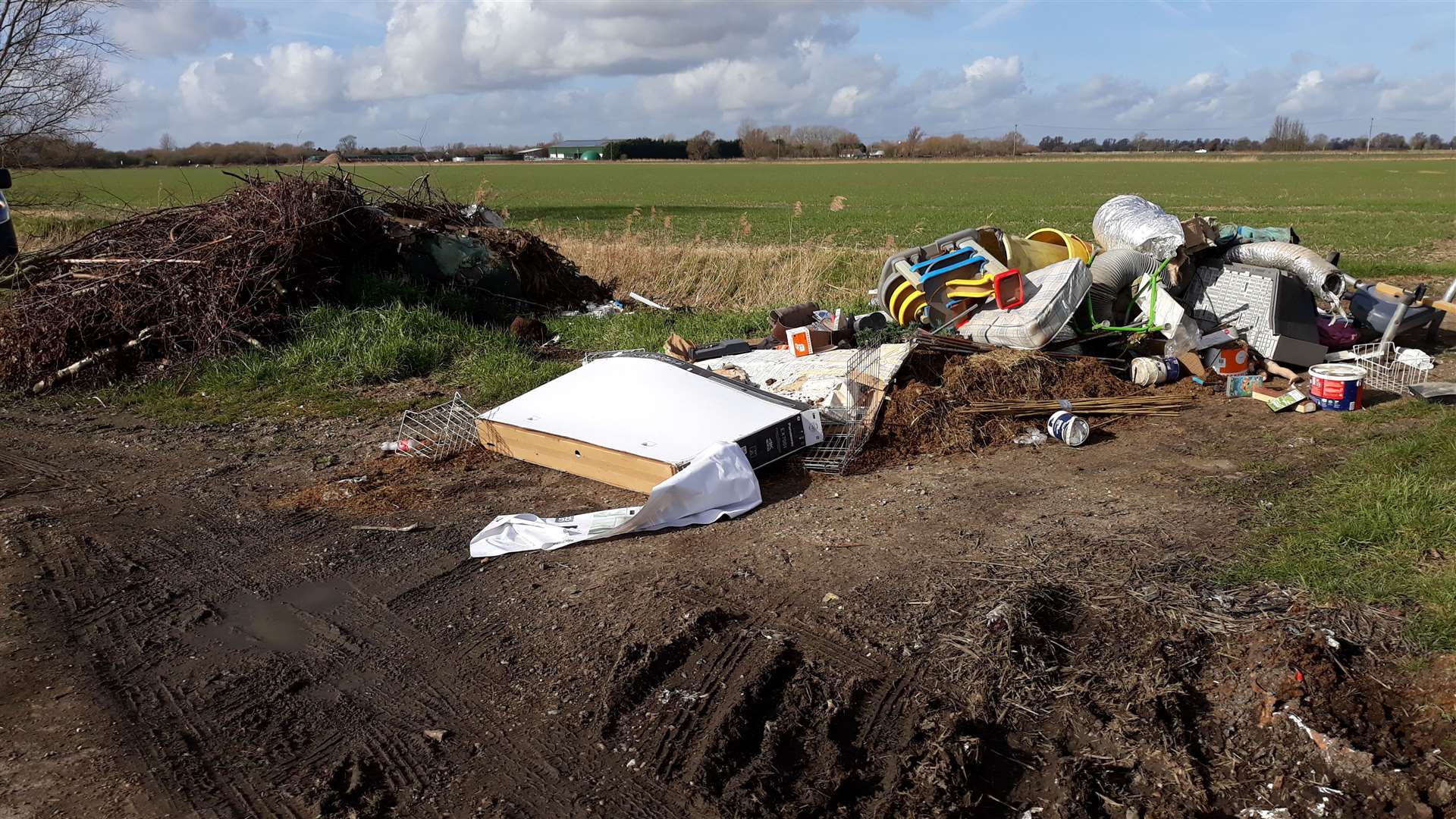 The fly-tip in Tickners Lane Brenzett (7362086)