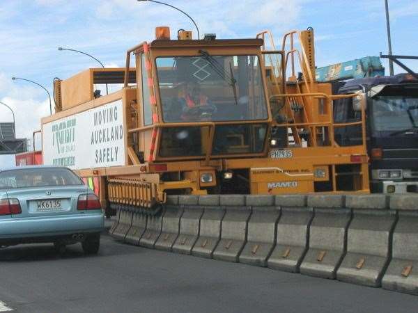 A moveable barrier has been used on the Auckland Harbour Bridge for 30 years.