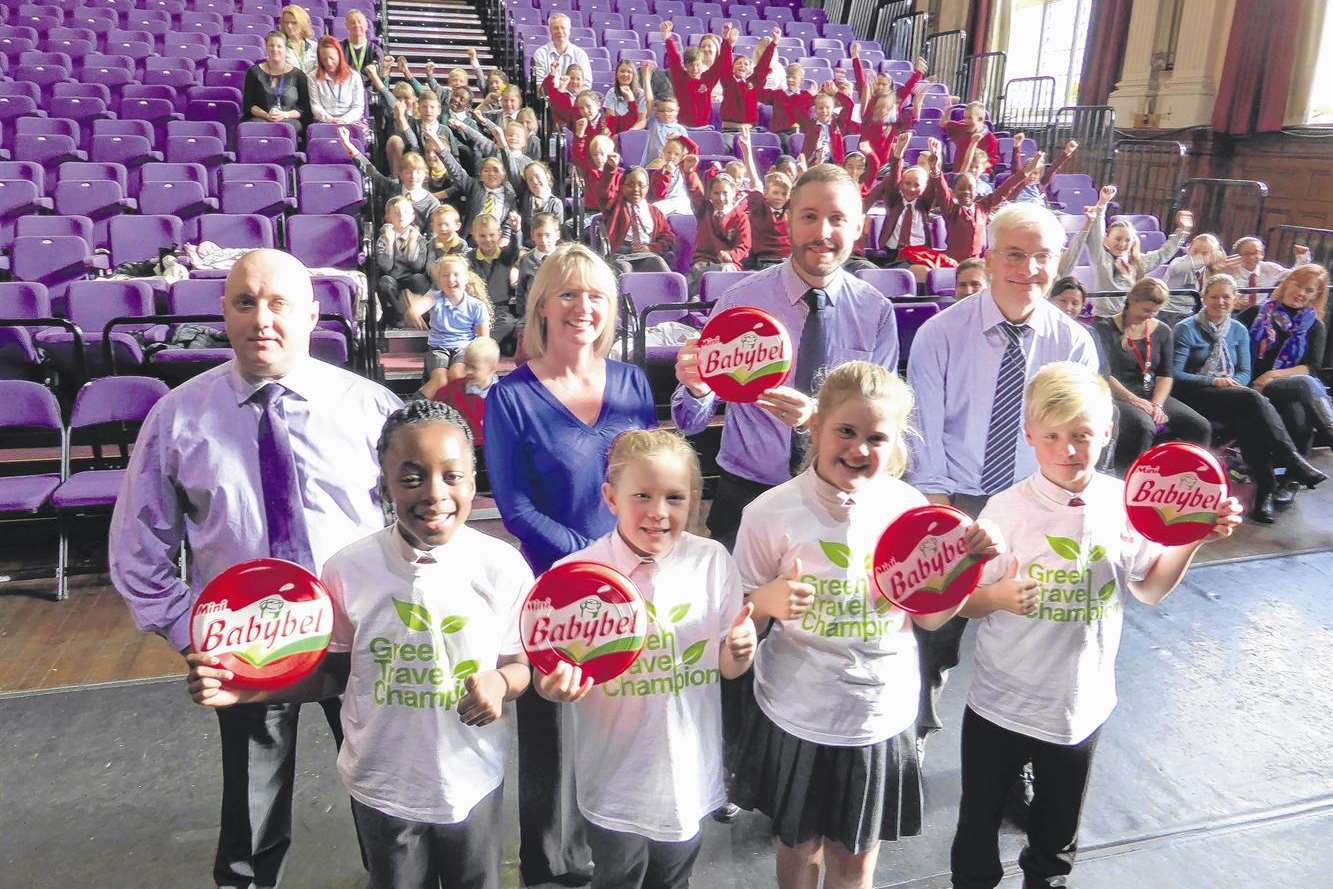 Delegates attending the Medway Green Champions launch. Simi Omoni, 10, Lucy Browne, 10, Jamie Lee, 11 and Keira Andrews, 10 of Walderslade Primary School with the panel of experts from Medway Council and KM Charity Team.