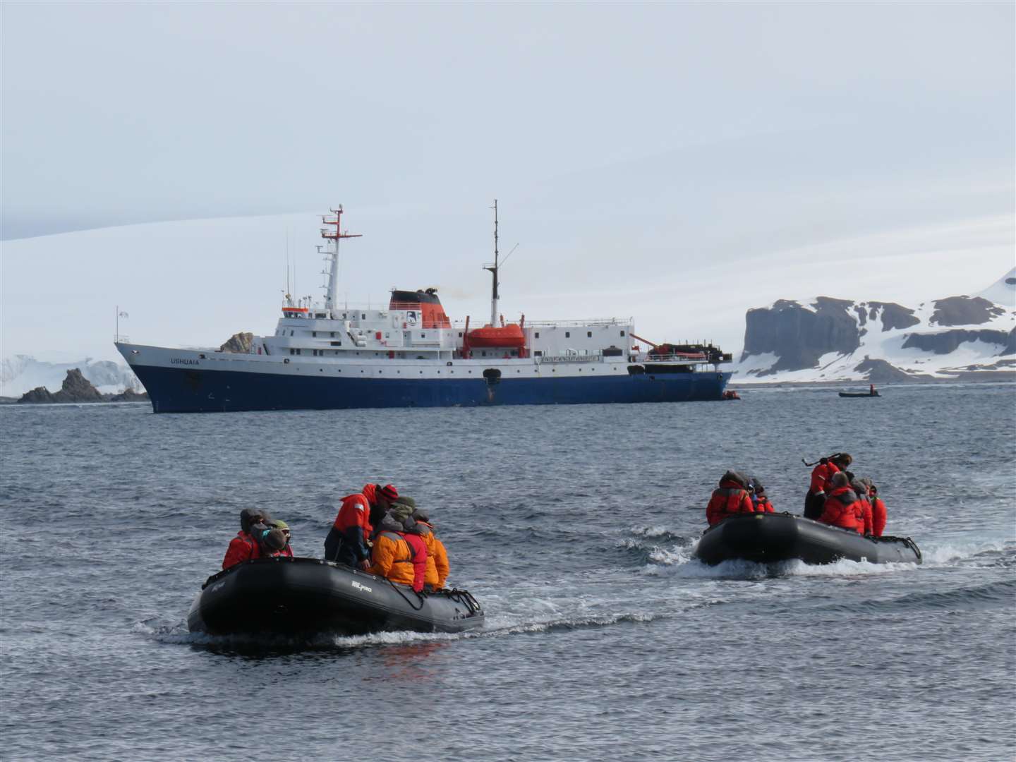 The team head to shore