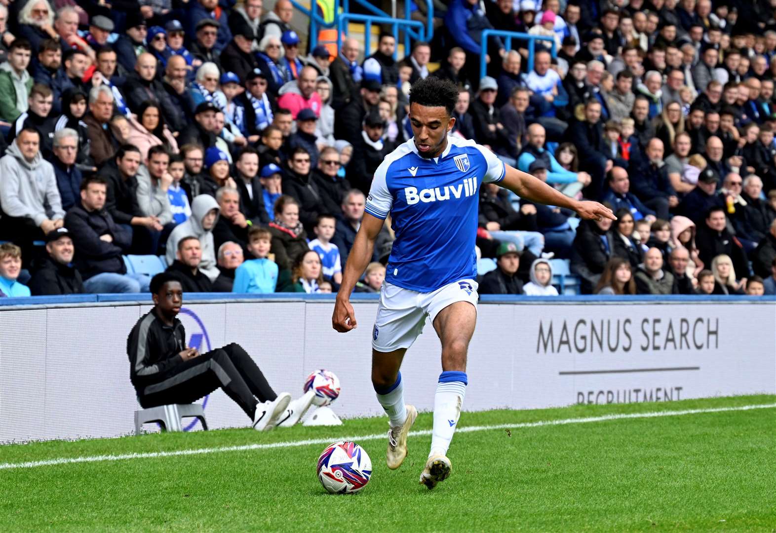 Remeao Hutton sends in a cross from the right side for the Gills Picture: Barry Goodwin